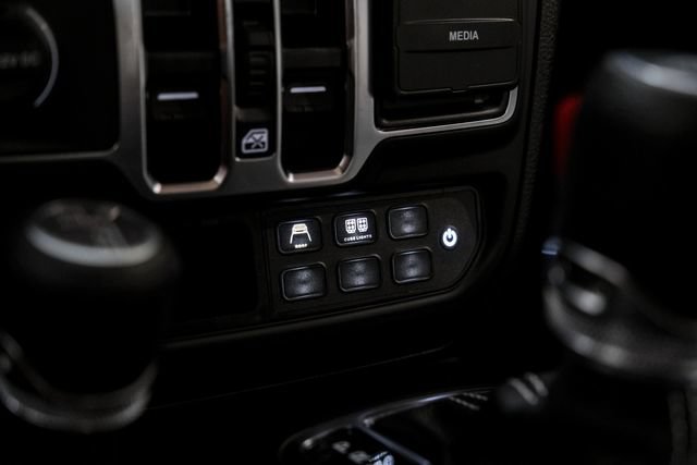 Used 2025 Jeep Gladiator Sport AWD/4WD image 70