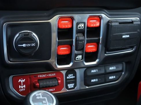 Certified 2023 Jeep Wrangler Unlimited Rubicon w/ Cold Weather Group image 20