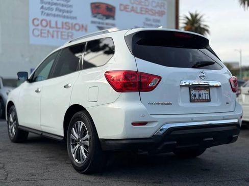 Used 2019 Nissan Pathfinder SL image 8