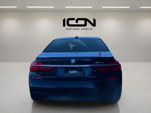 Used 2018 BMW 740e xDrive w/ M Sport Package image 4