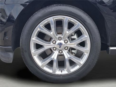 Used 2018 Ford Expedition Limited w/ Equipment Group 302A AWD/4WD image 9