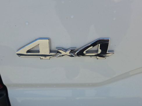 Used 2020 Toyota Tacoma SR AWD/4WD image 5