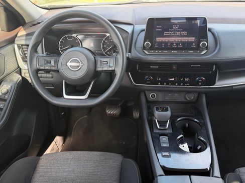 Certified 2022 Nissan Rogue SV FWD image 11