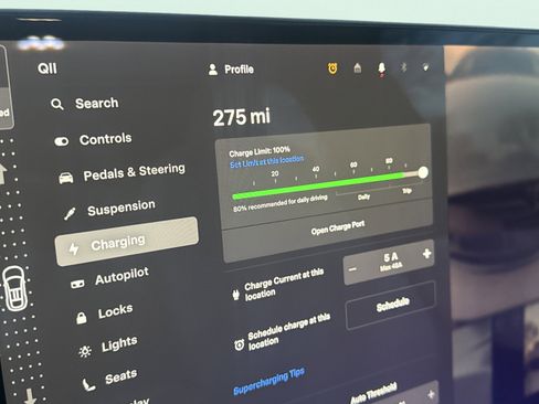 Used 2022 Tesla Model X image 4