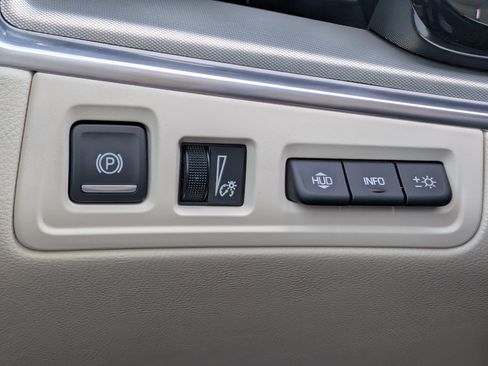 Used 2023 Cadillac XT5 Premium Luxury w/ Technology Package FWD image 25