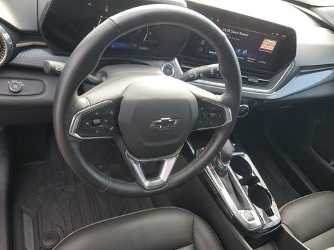 Certified 2024 Chevrolet Trax ACTIV FWD image 17
