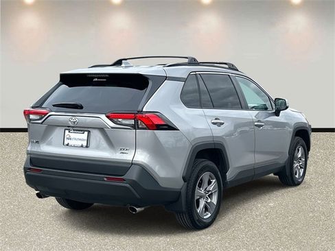 Used 2022 Toyota RAV4 XLE image 5