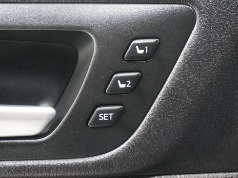 Used 2016 Toyota Highlander Limited FWD image 16