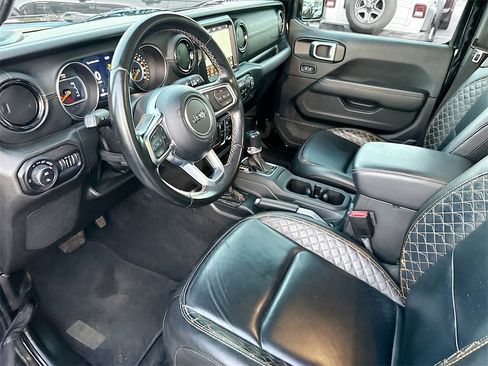 Used 2021 Jeep Gladiator Overland image 24