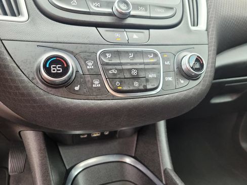 Used 2023 Chevrolet Malibu LT FWD image 22
