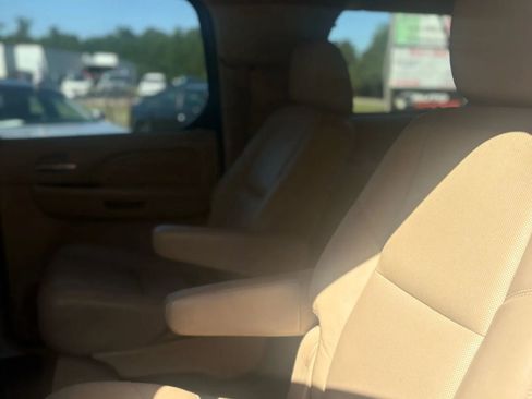 Used 2013 Cadillac Escalade ESV Premium image 10