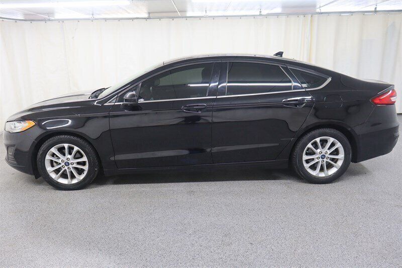 Used 2020 Ford Fusion SE FWD image 4