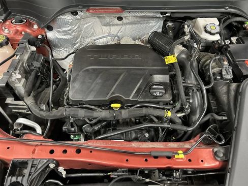 Certified 2024 Chevrolet Trax LT w/ LT Convenience Package FWD image 23