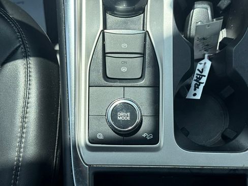 Used 2022 Ford Explorer XLT w/ Equipment Group 202A AWD/4WD image 25