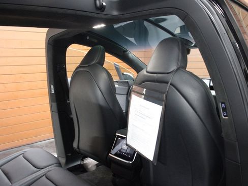 Used 2022 Tesla Model X image 12