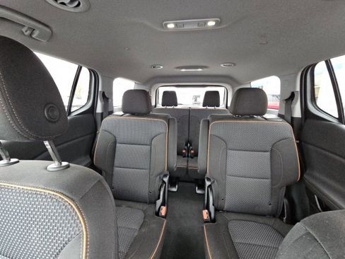 Certified 2023 GMC Acadia AT4 image 35