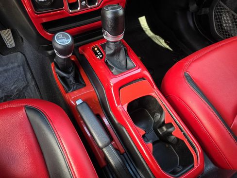 Used 2021 Jeep Wrangler Unlimited Willys image 19