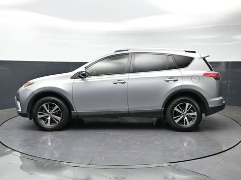 Used 2018 Toyota RAV4 XLE AWD/4WD image 8