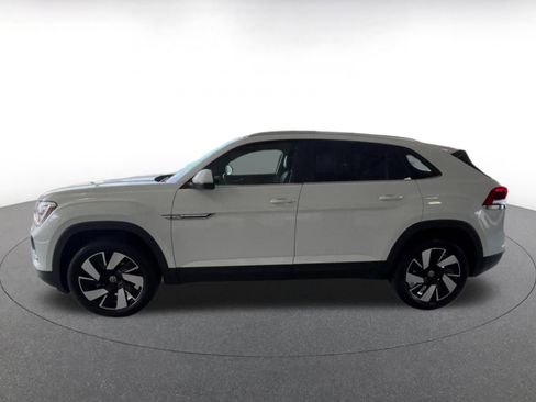 Used 2025 Volkswagen Atlas Cross Sport SE FWD image 8