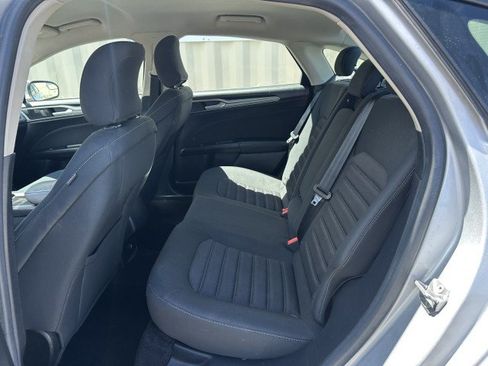 Used 2018 Ford Fusion SE FWD image 7