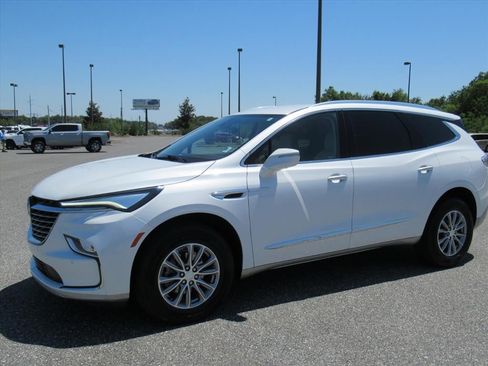 Used 2022 Buick Enclave Essence FWD image 4