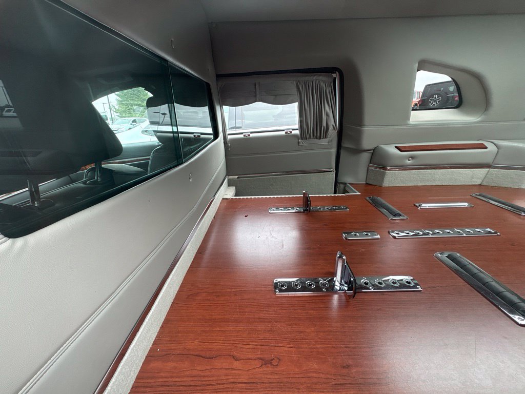 Used 2013 Lincoln MKT AWD image 6