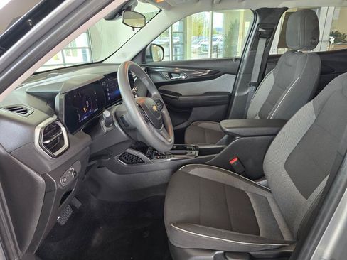 Used 2025 Chevrolet TrailBlazer LT AWD/4WD image 18