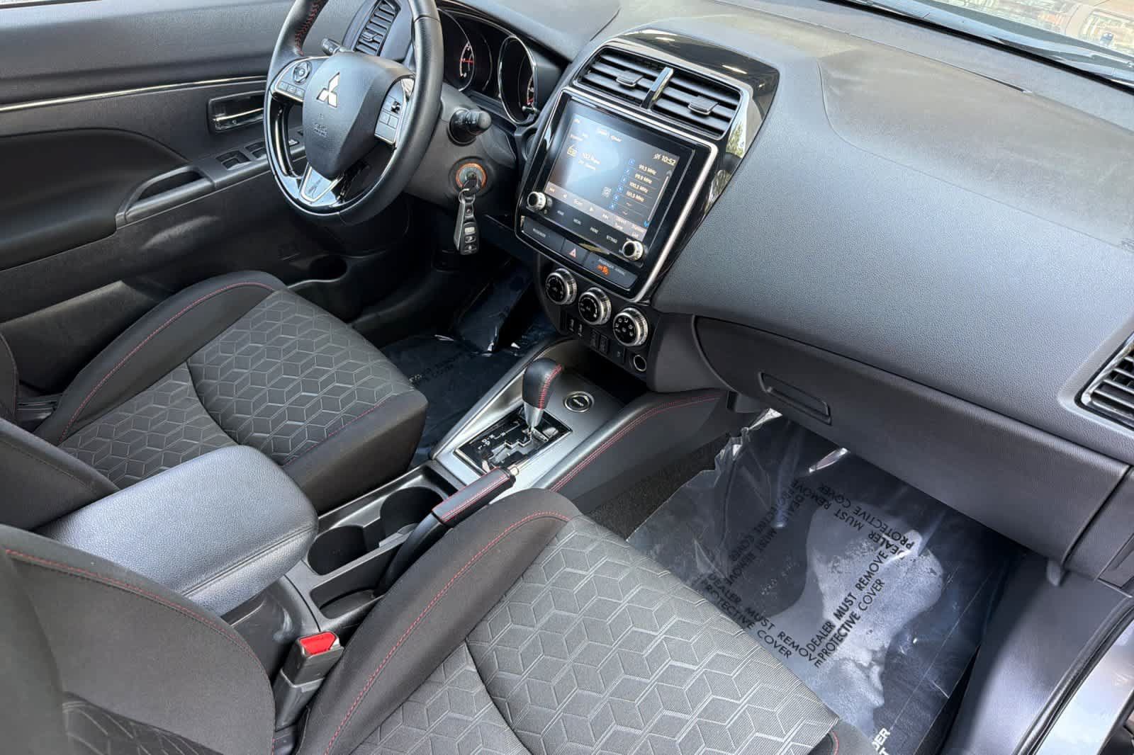 Used 2025 Mitsubishi Outlander Sport LE AWD/4WD image 18