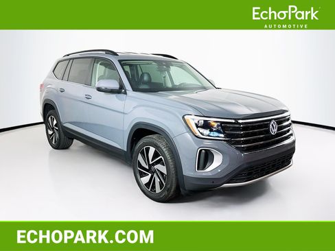 Used 2025 Volkswagen Atlas SE AWD/4WD image 1