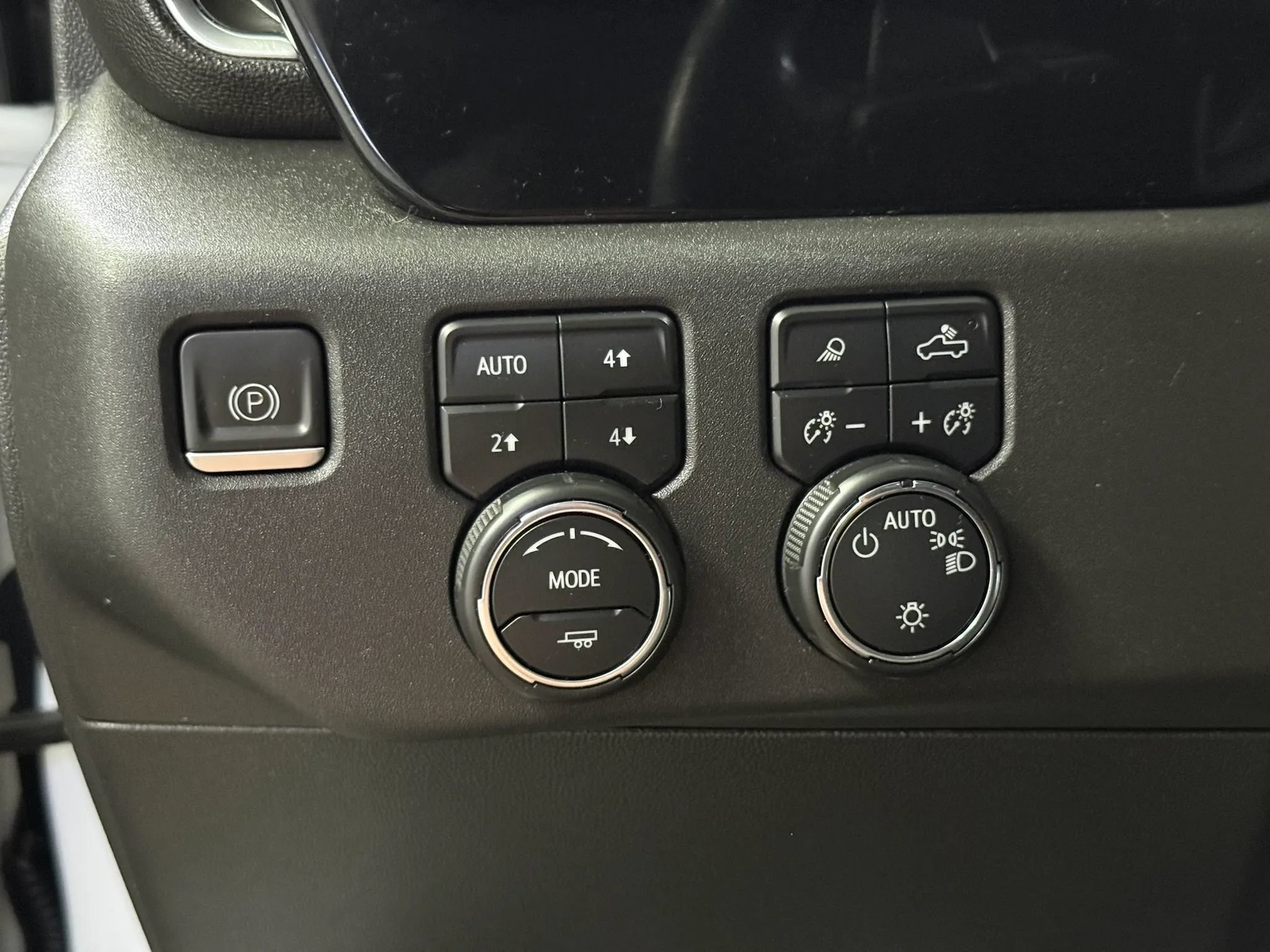 Used 2023 Chevrolet Silverado 1500 LT AWD/4WD image 16
