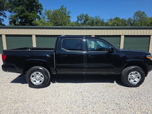 Certified 2023 Toyota Tacoma SR AWD/4WD image 7