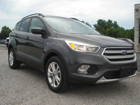 Used 2018 Ford Escape SE AWD/4WD image 2