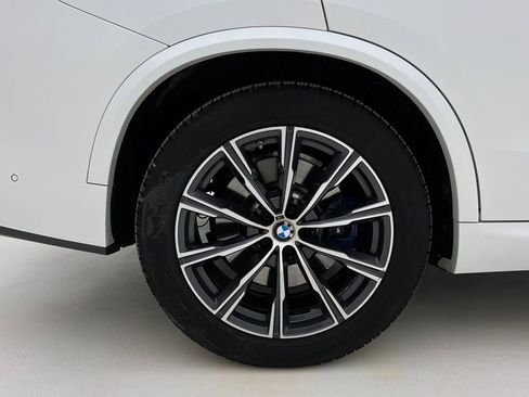Used 2021 BMW X5 xDrive40i w/ M Sport Package image 28