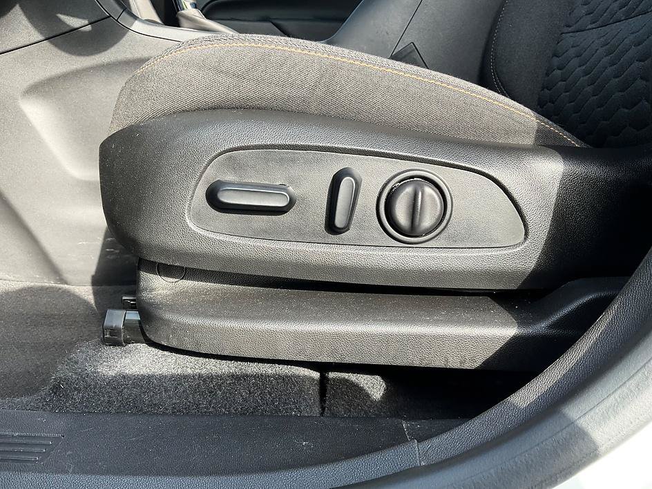 Used 2021 Chevrolet Equinox LT FWD image 20