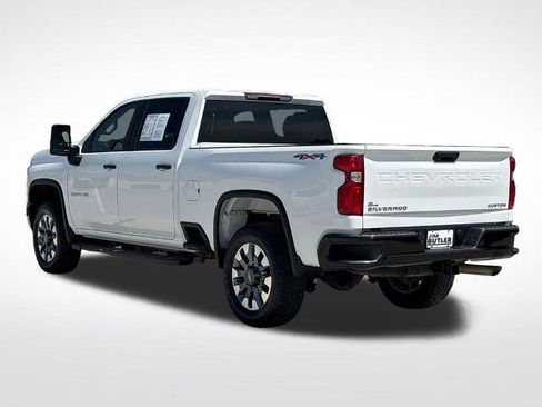 Used 2022 Chevrolet Silverado 2500 Custom AWD/4WD image 4