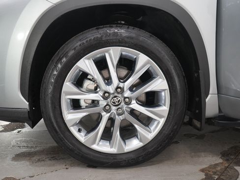 Used 2025 Toyota Highlander Limited AWD/4WD image 33