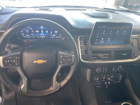 Used 2023 Chevrolet Suburban Premier AWD/4WD image 21