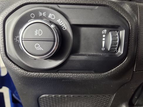 Used 2023 Jeep Gladiator Sport AWD/4WD image 18