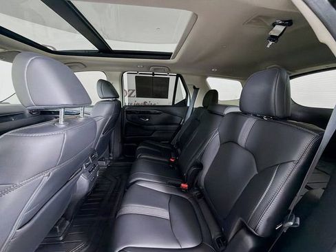 Used 2025 Honda Pilot Touring image 29