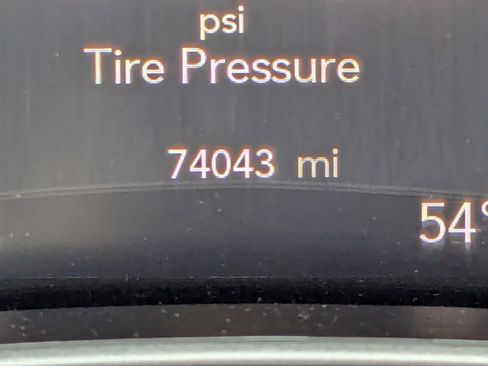 Used 2023 Chrysler Pacifica Touring-L image 36