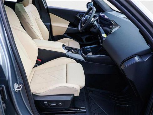 Used 2025 BMW X3 xDrive30i w/ Convenience Package image 26