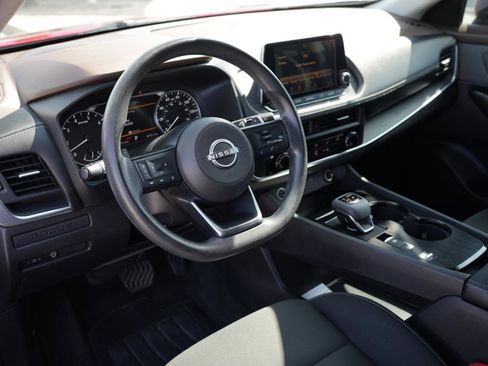 Used 2023 Nissan Rogue S image 13