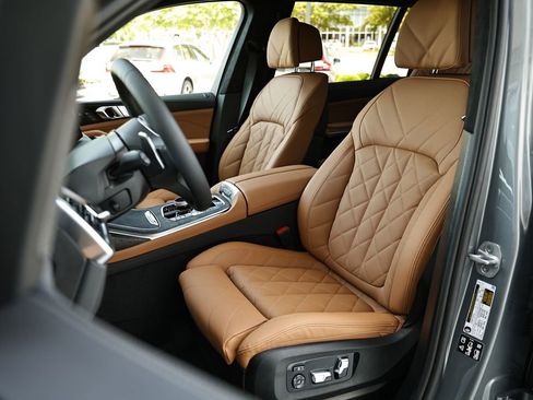 New 2026 BMW X7 xDrive40i w/ Executive Package AWD/4WD image 16