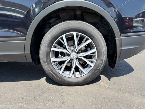 Used 2019 Volkswagen Tiguan SE w/ Panoramic Sunroof Package FWD image 35