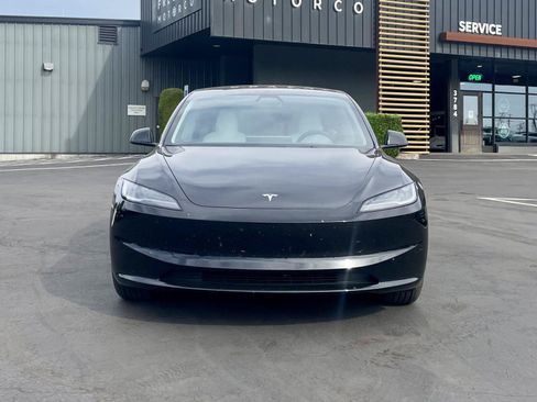 Used 2025 Tesla Model 3 Long Range RWD image 2