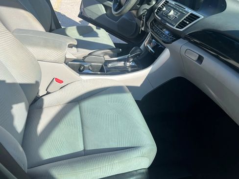 Used 2016 Honda Accord LX image 15