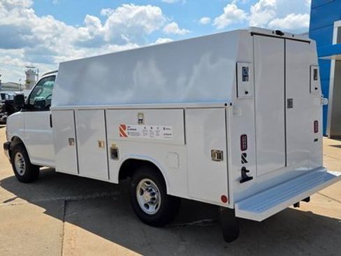New 2025 Chevrolet Express 3500 w/ Power Convenience Package image 2