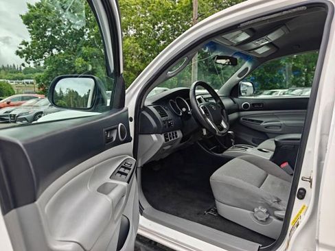 Used 2015 Toyota Tacoma 4x4 Double Cab w/ TRD Sport Package image 13