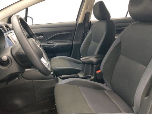 Used 2025 Nissan Versa SV FWD image 17
