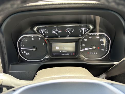 Used 2023 GMC Sierra 2500 SLT w/ SLT Preferred Package AWD/4WD image 38